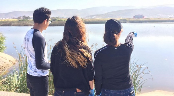 Limpian La Lagunita alumnos de la UABC en pro de la Conservación