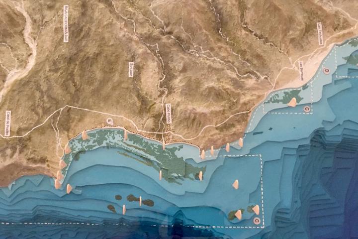Maqueta de la costa de Cabo Pulmo y las bahías cercanas. Foto por Gustavo Danemann.
